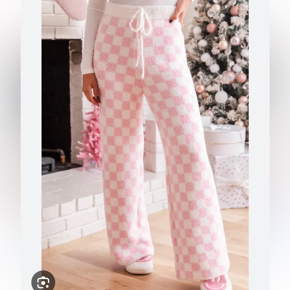 Movies and Chill Tan Checkered Pant - size small